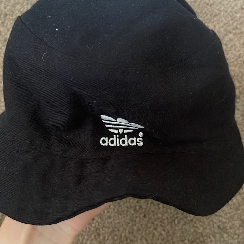 Adidas | bucket hat